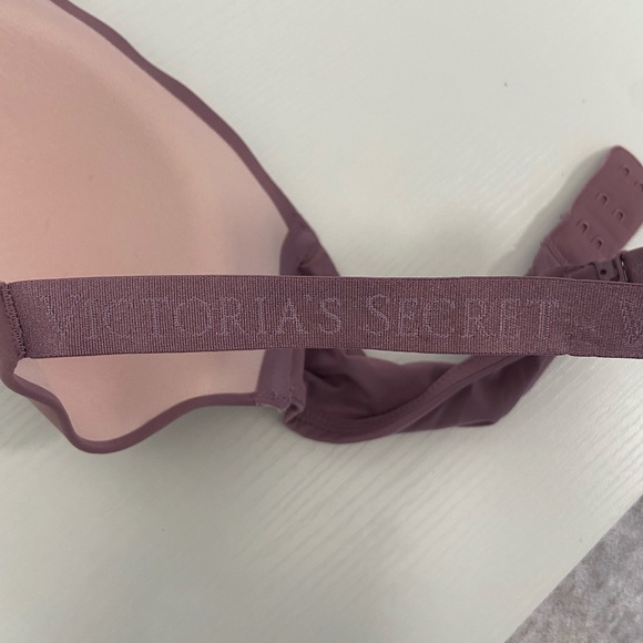 Victoria's Secret Bra - Picture 3 of 3